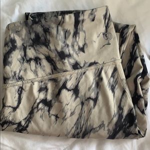 Marble black and white leggings